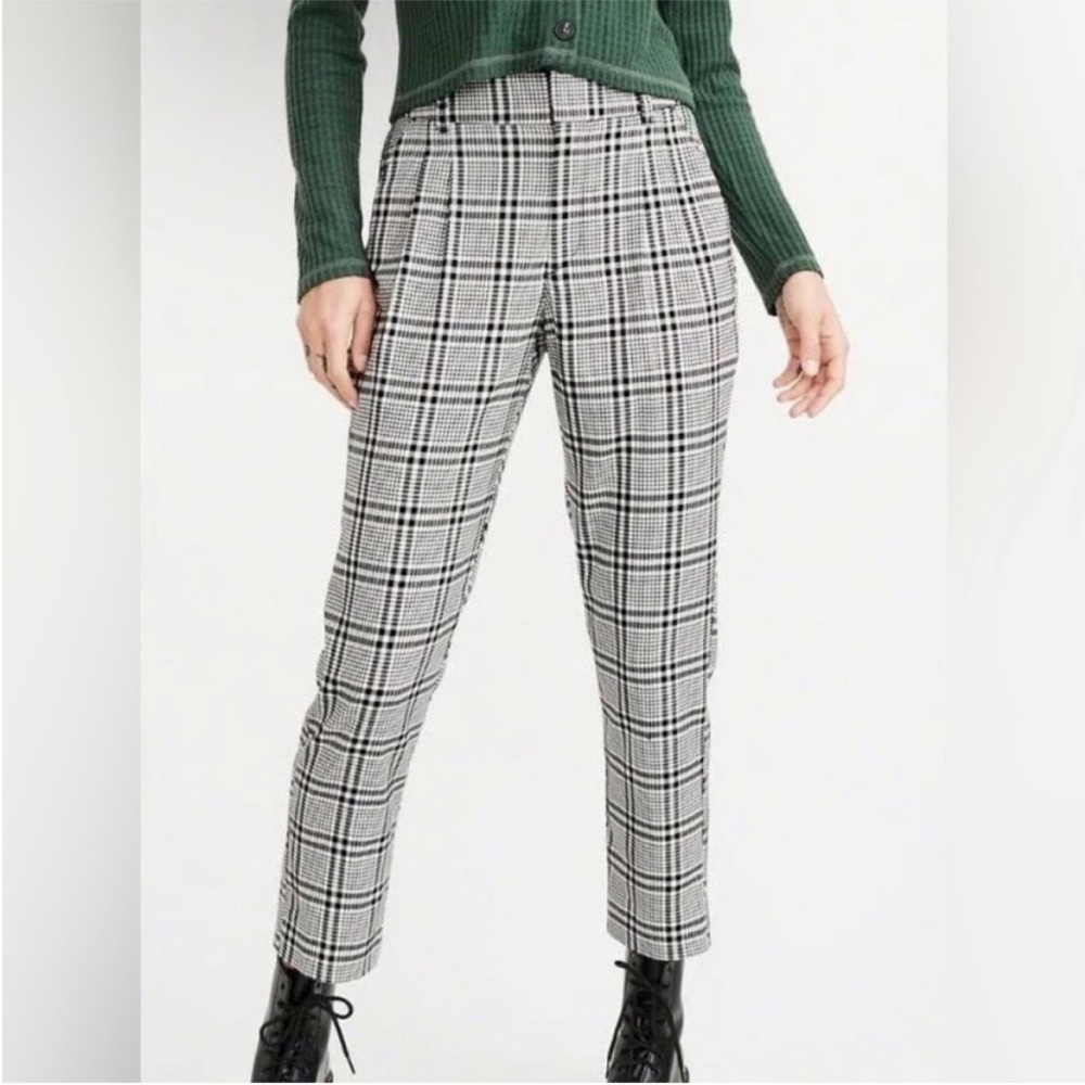 NWT Abercrombie Plaid Pants in Black and White